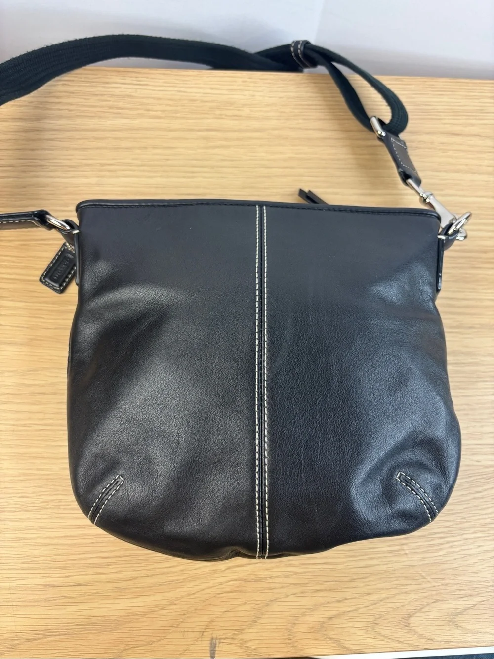 Y2K Vintage Coach Soho Pleated Black Leather Crossbody Swingpack bag